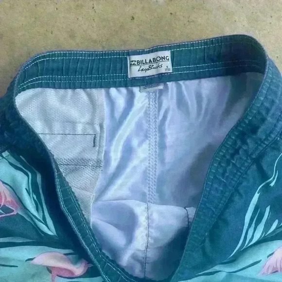 BILLABONG Laybacks Swim Trunks Pink Flamingo Tropical Motif Sz Small - Picture 6 of 7
